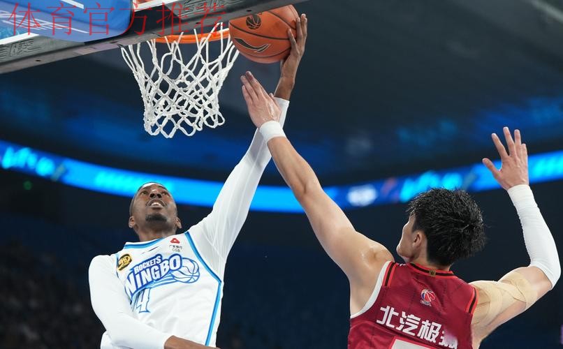 张才仁上篮再中,北京末节打出20-7高潮&领先至31分 张才仁上篮再中,北京末节打出20-7高潮&领先至31分